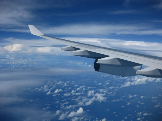 Airlines earned nearly $1 billion from checked bag fees in the last quarter