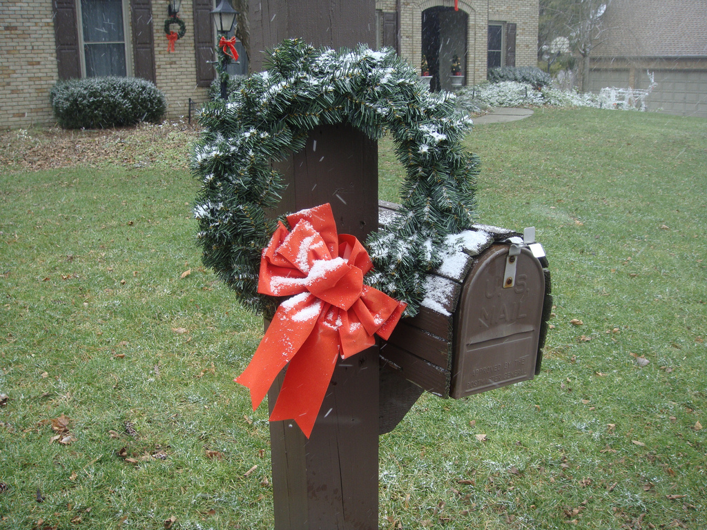 When Is the Last Day to Send Christmas Cards and Packages 2018