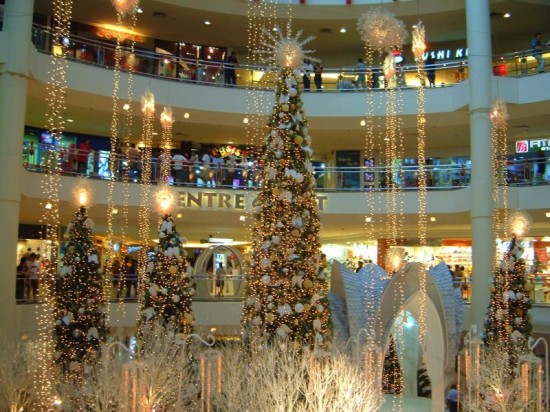 What Stores are Open and Closed on Christmas Day 2014? - SavingAdvice.com Blog