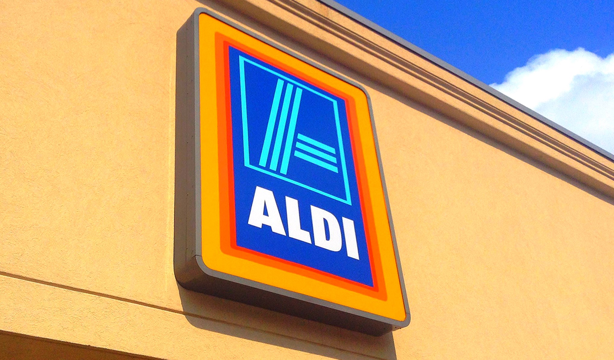 Aldi bank supermarket open