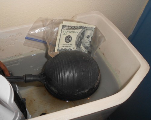 hide money in the toilet