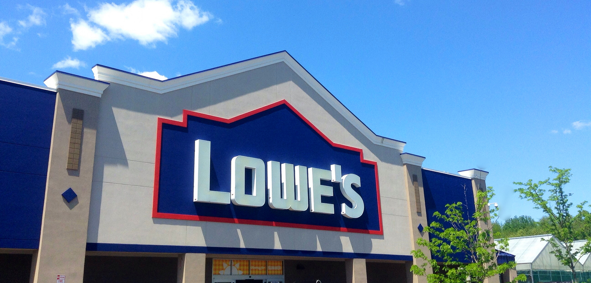 is lowes open on christmas day 2020 Lowe S Holiday Hours And Schedule Savingadvice Com Blog is lowes open on christmas day 2020