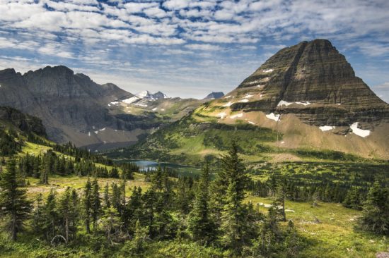 <img src="gothetheparkforfree.jpg" alt="Mountains in National Park">