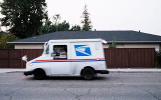 post office open christmas eve