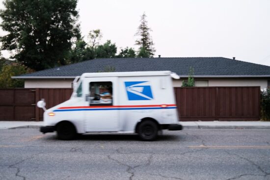 post office open christmas eve