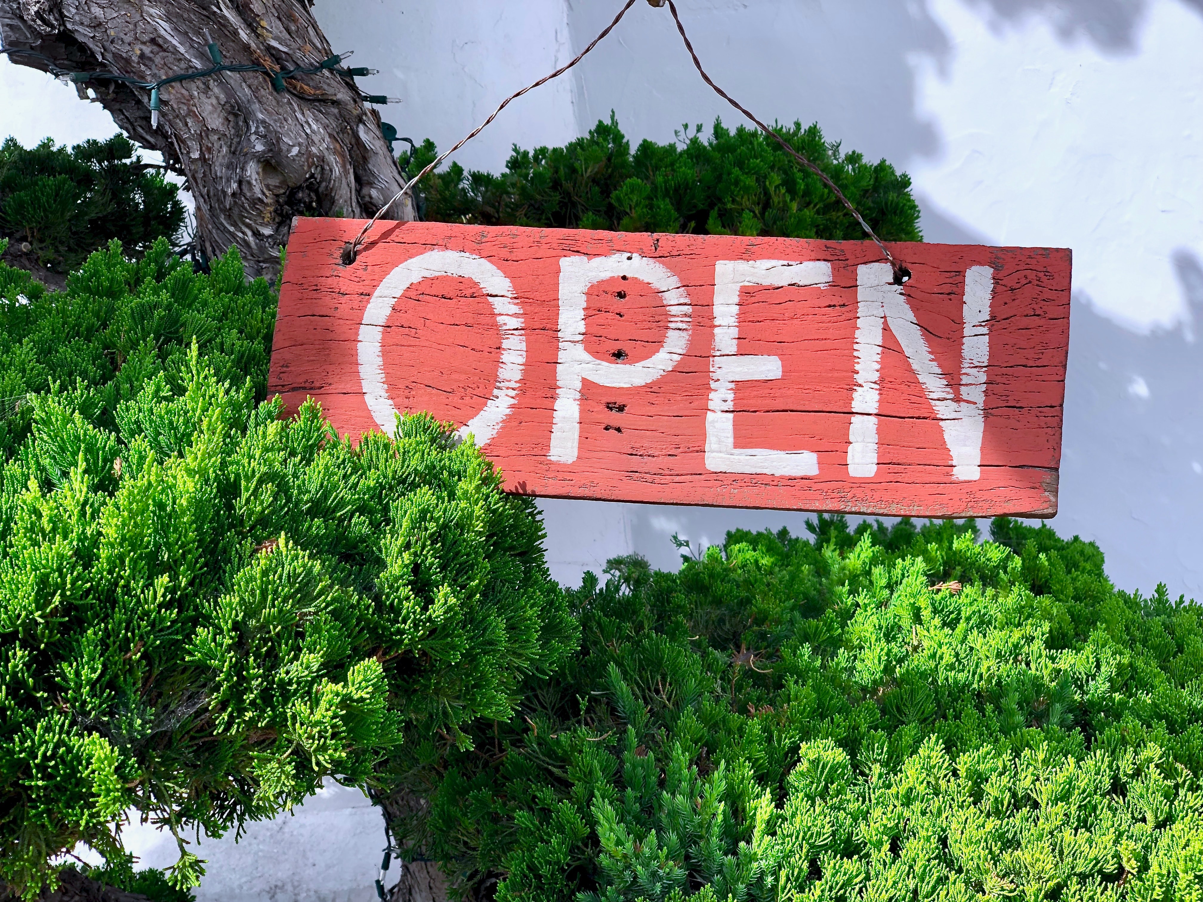 Banks Open On Sunday