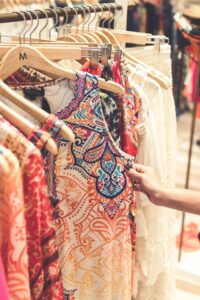 How to Save Money When Purchasing Summer Clothing