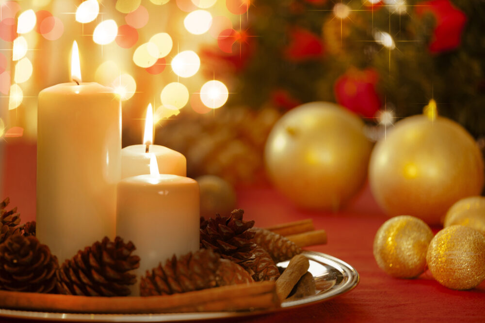 Ways to Save Money On a Tight Budget For Christmas Decorations