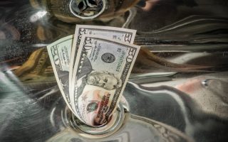 10 Expensive Habits that Prevent You from Saving Money