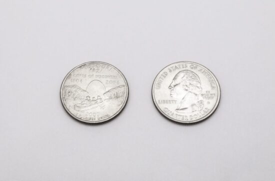 Front and back of the Missouri state quarter