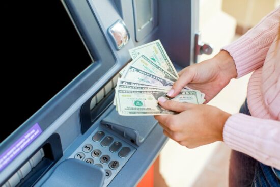 Bancos que no cobran comisiones por cajero automático