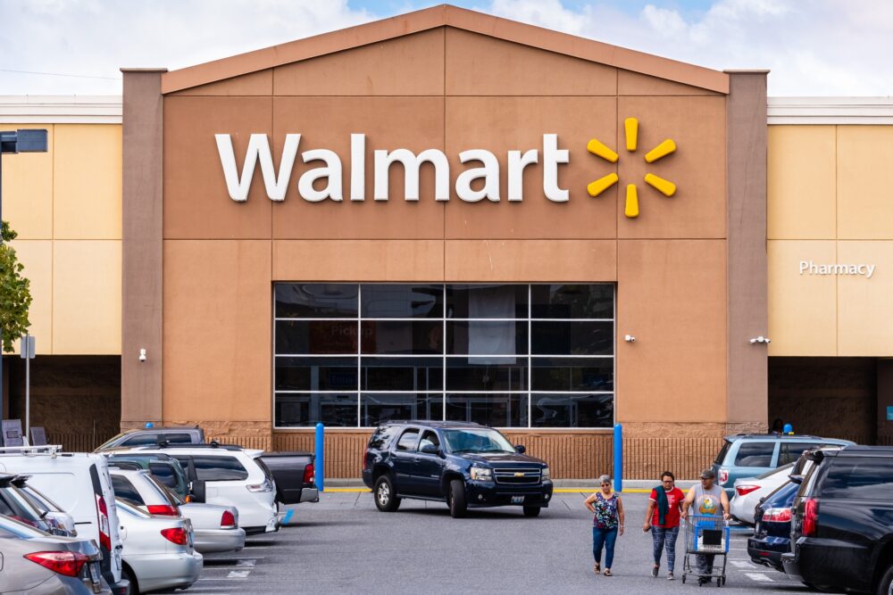 Is Walrmart Open on New Year's Eve 2023?