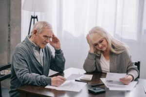 15 Warning Signs of a Scam Targeting Seniors