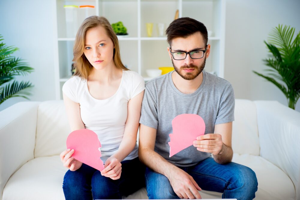 12 Relationship Red Flags That Are Often Ignored Until It's Too Late