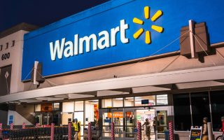 walmart open on thanksgiving