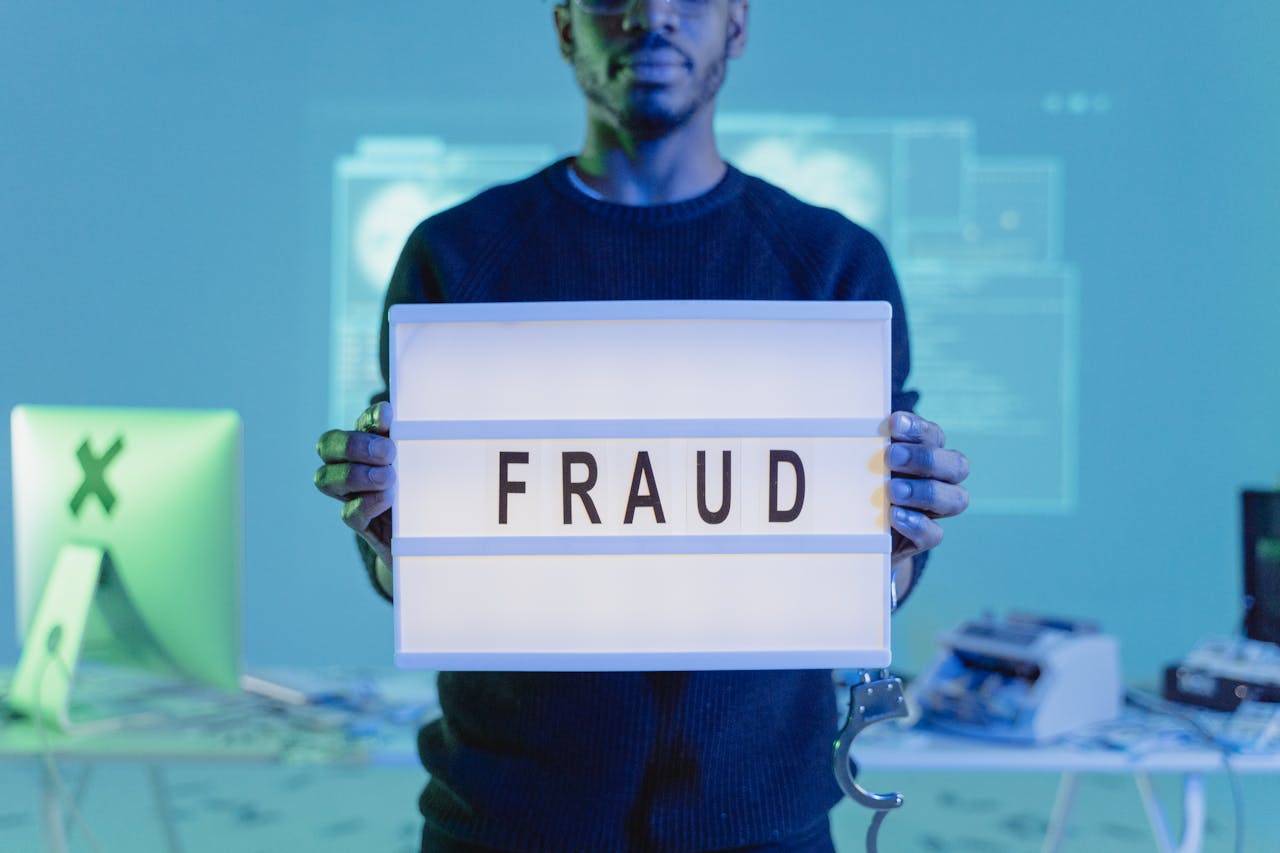 Behaviors That Make You a Goal for Monetary Scams