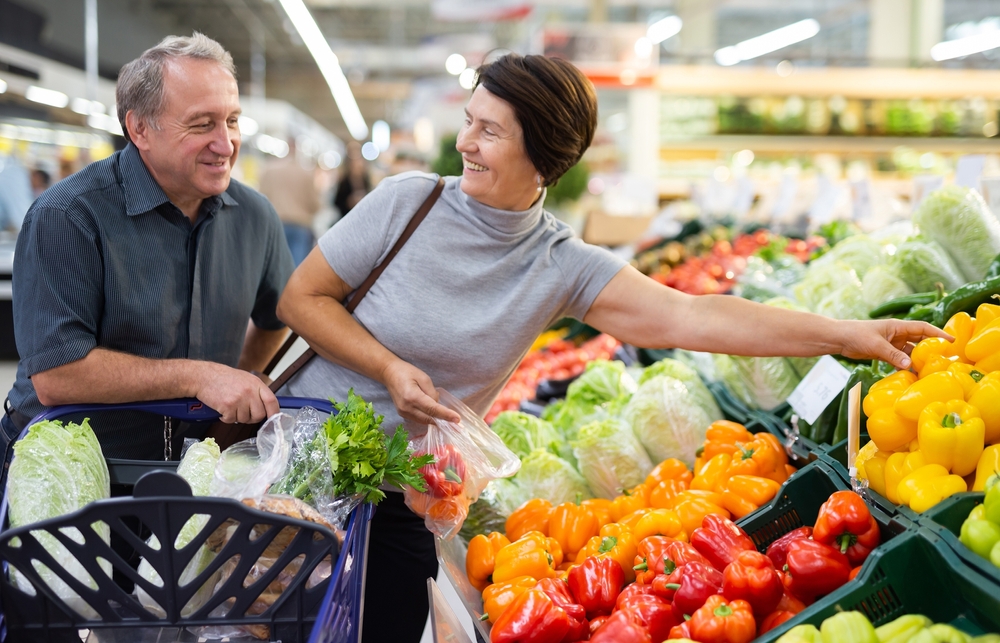 10 Grocery Store Behaviors That Reveal Overspending Habits in Retirement 10 Grocery Store Behaviors That Reveal Overspending Habits in Retirement