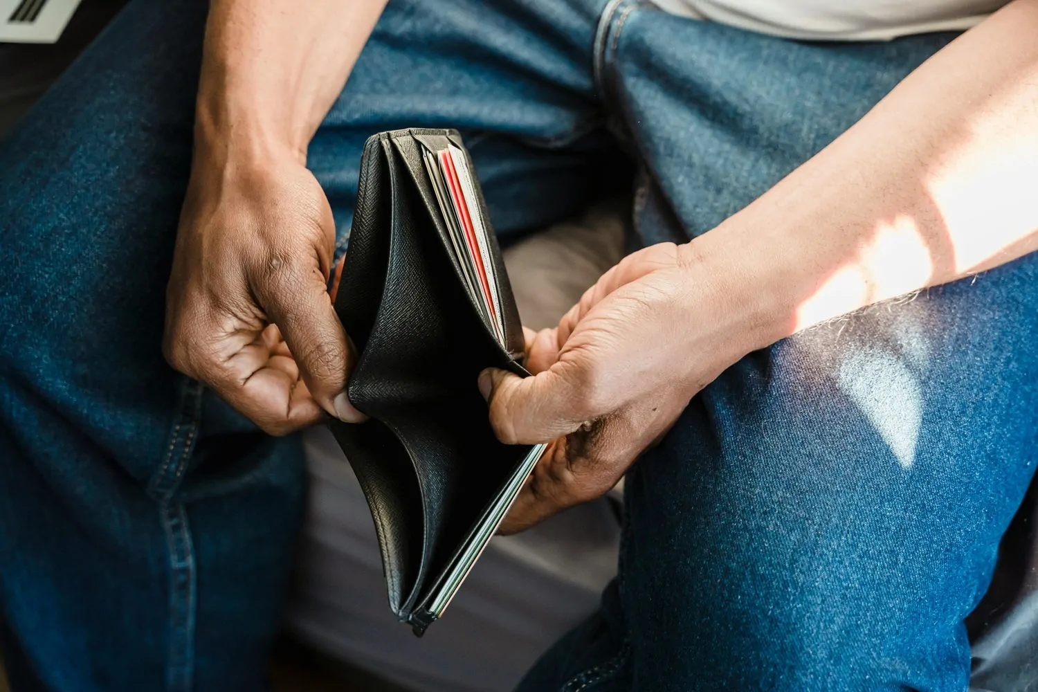 empty wallet, poor, lack of money