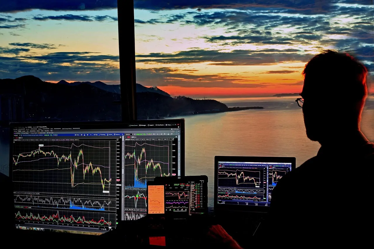 Stock Market Bubble 2025: Warning Signs & How to Prepare